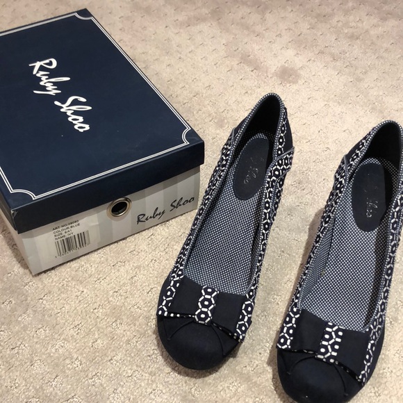 ruby shoo Shoes - Ruby shoo navy blue Ivy heels with patterned trim and bow at toe. Like new!